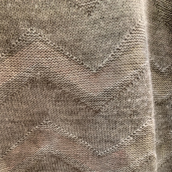 Beautiful sweater AB Studio in gray color and has silver tone .size : large. - Picture 13 of 13